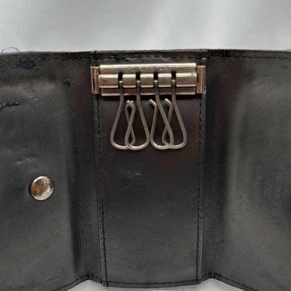Louis Vuitton Key Holder Monogram Black Vernis Leather | Unisex | Pre-Owned | - Picture 5 of 7